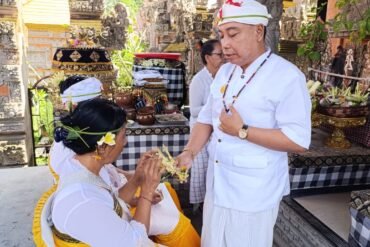 LAHIR WUKU LANDEP – Murah Hati, “Dicintai Orang Agung, Tapi Banyak Melik’Nya”