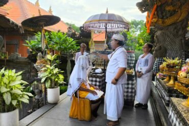 “MAIN-MAIN” IKUT UPACARA ATMA PRATISTA, ROH JANIN ITU NGERUBEDA, BIKIN IBUNYA MANDUL